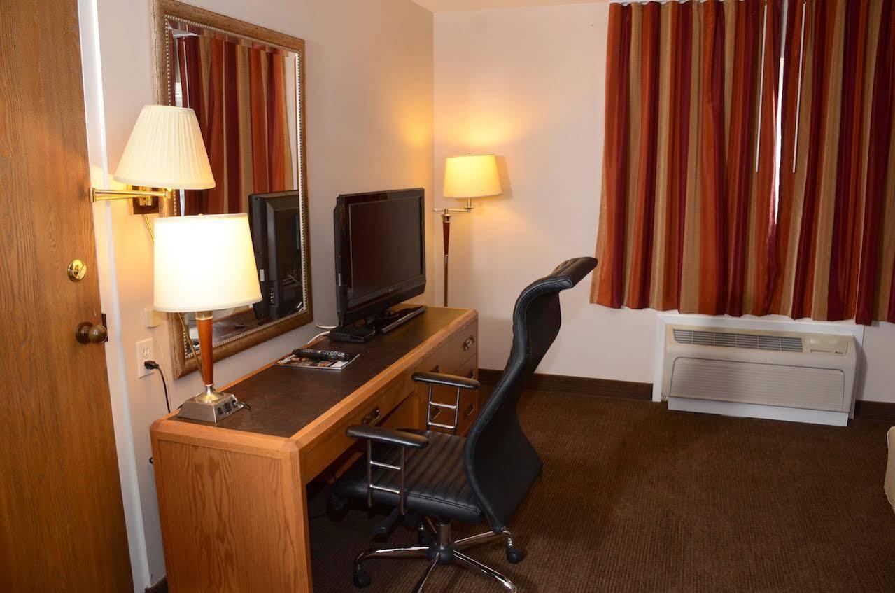 Super 8 By Wyndham North Bay Motel Eksteriør bilde