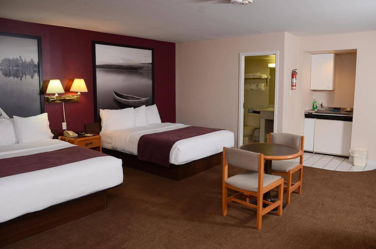 Super 8 By Wyndham North Bay Motel Eksteriør bilde